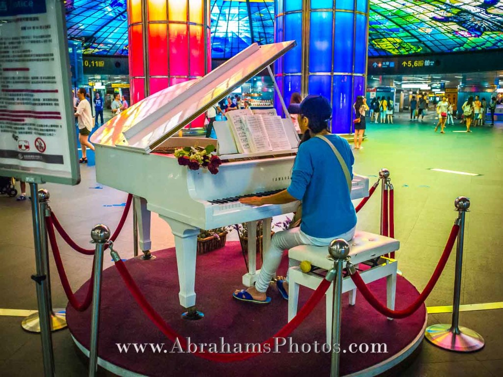 Taiwan Kaohsiung Formosa Boulevard Dome of Light Piano Player